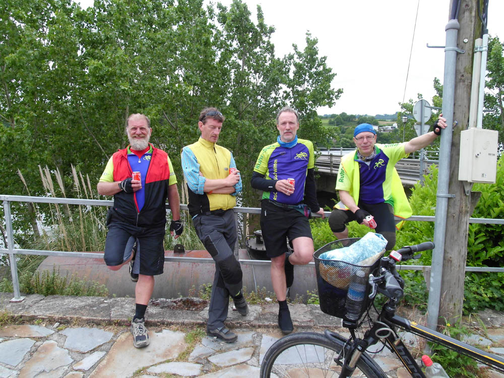 Radpilger bei Portomarin - 
jakob.beckeling@yahoo.com