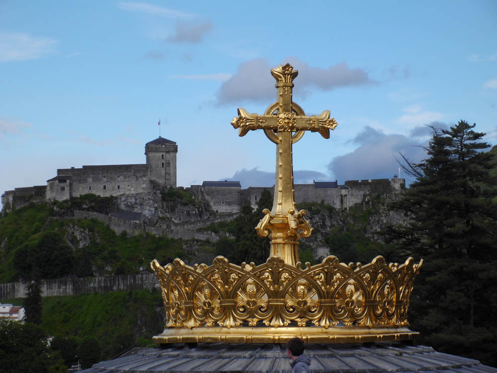 Lourdes: Krone und Burg - 
jakob.beckeling@yahoo.com