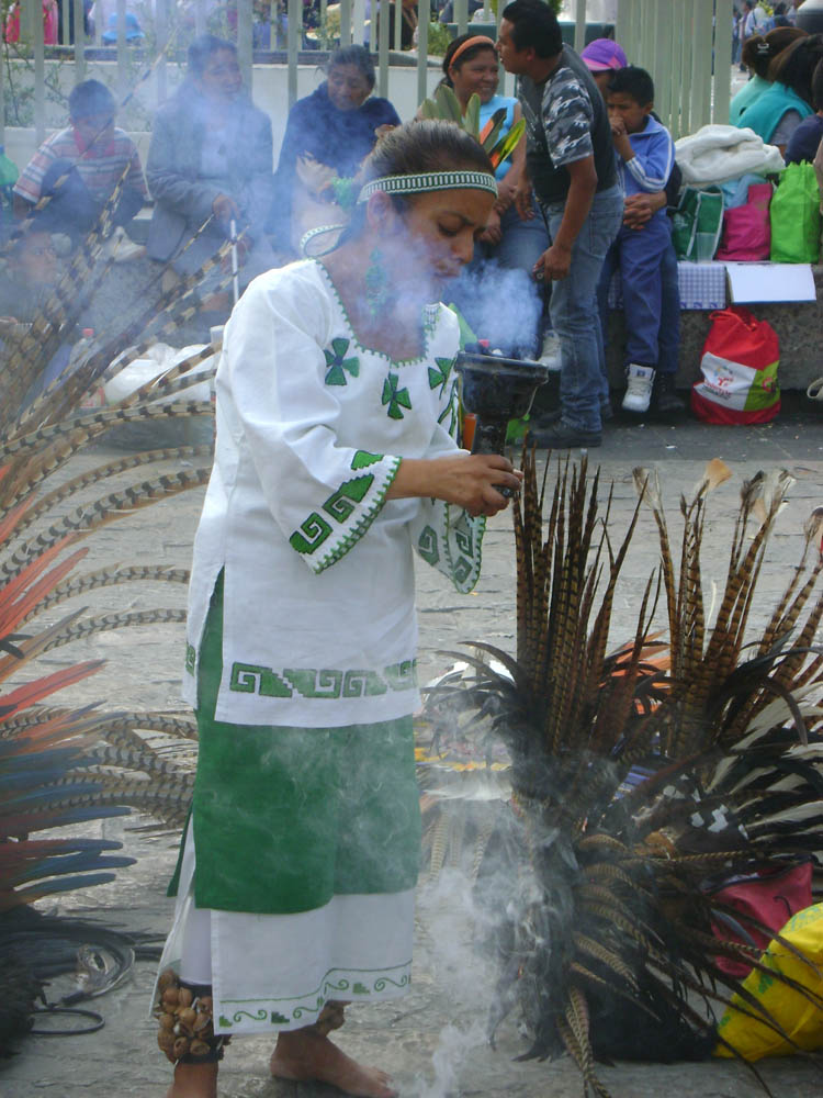 Aztekin mit Weihrauch - 
jakob.beckeling@yahoo.com